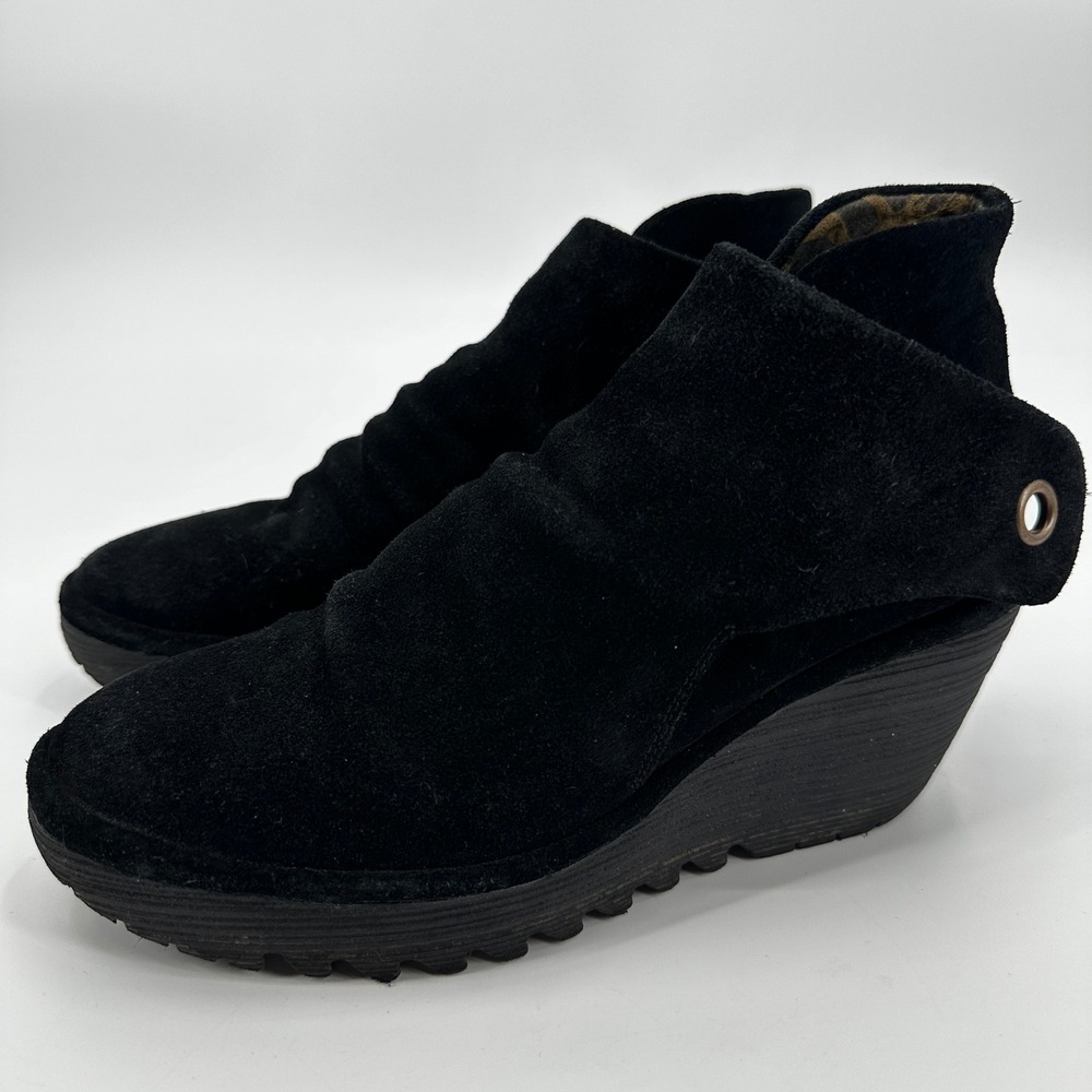 Fly London Yebi Black Suede Wedge Platform Ankle Boots Grommet Detail Womens 7.5